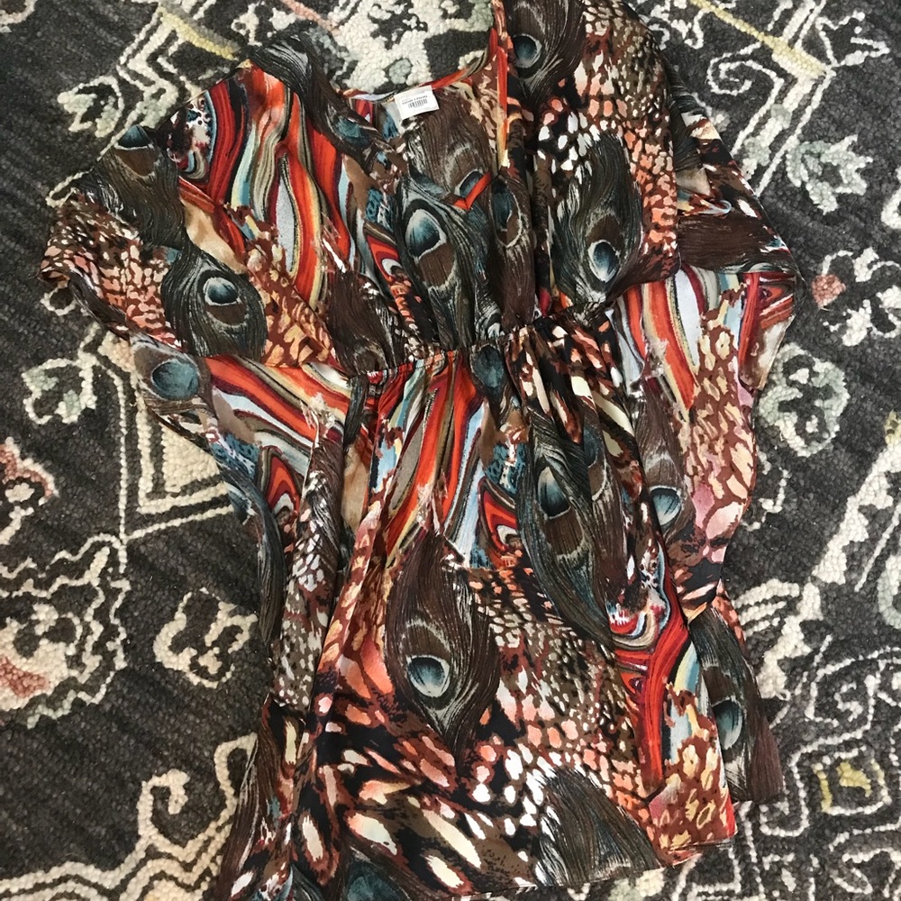 Super cute blouse!